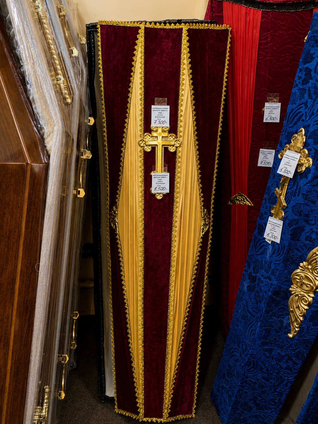 Гробы